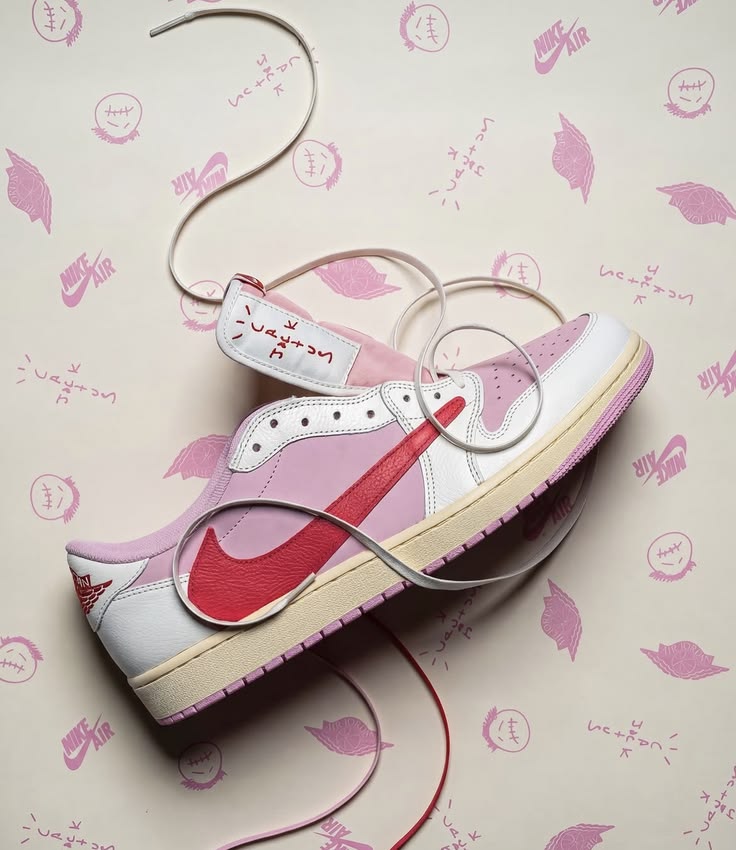 Air Jordan rosa em composição editorial